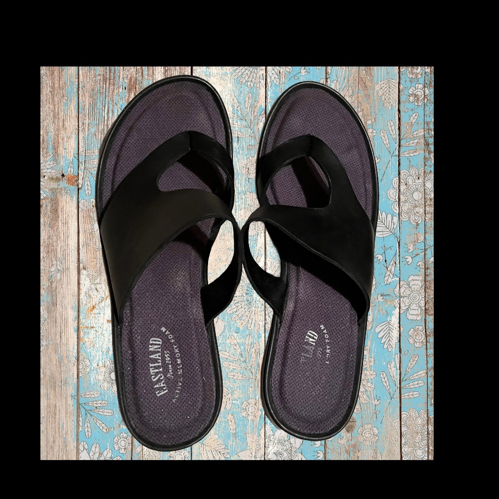 Eastland Leather Women's Laurel Wedge Sandal